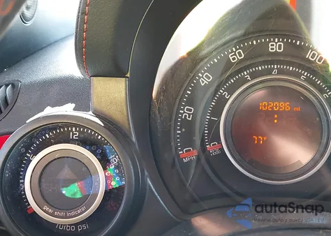 2013 Fiat 500 Abarth z USA, uszkodzony, nr VIN 3C3CFFFH7DT648878